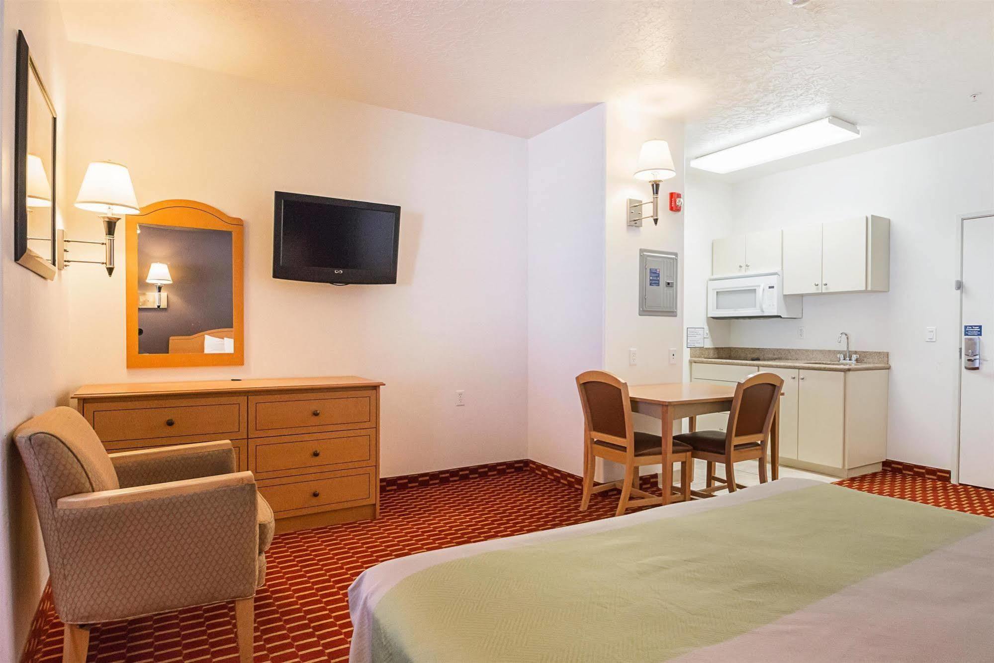Executive Inn & Suites Extended Stay - Vernal Δωμάτιο φωτογραφία